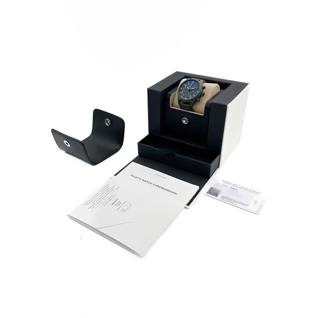 IWC Pilot's Chrono IW389106 Image 5